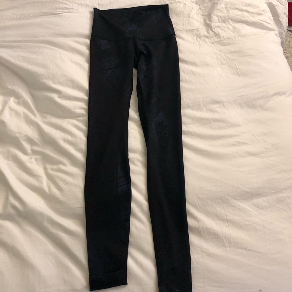 Patterned Wunder Under Lululemon leggings